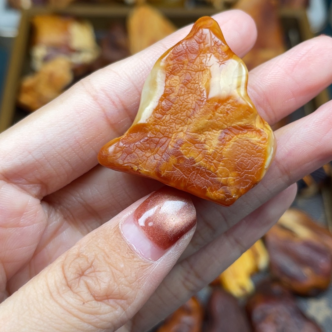 琥珀未镶嵌珠宝奇石