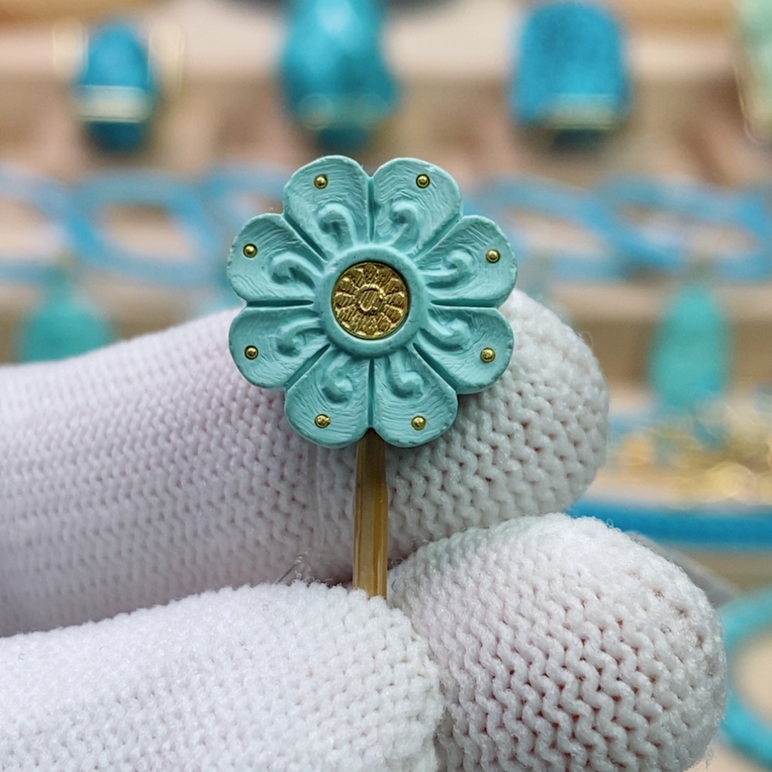 绿松石未镶嵌珠宝奇石