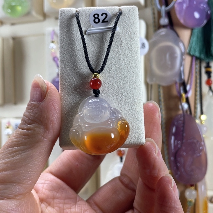 玛瑙/玉髓颈饰未镶嵌王**生