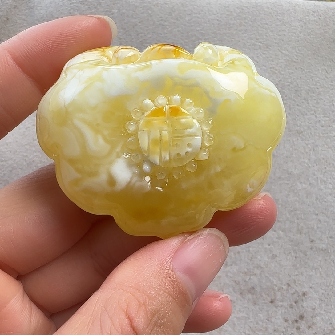 蜜蜡未镶嵌珠宝奇石