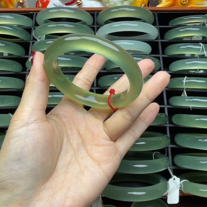 松***鳯岫玉未镶嵌手镯岫玉