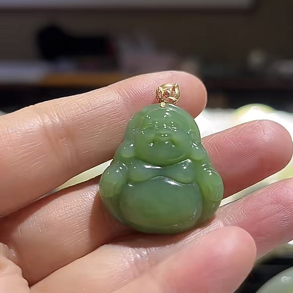 新疆和田玉挂件佛