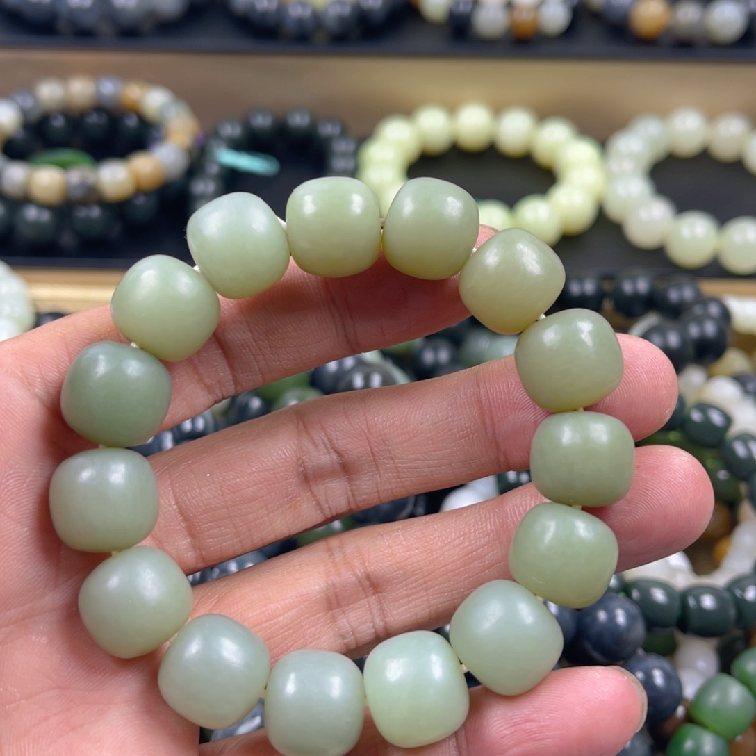 和田玉手串未镶嵌