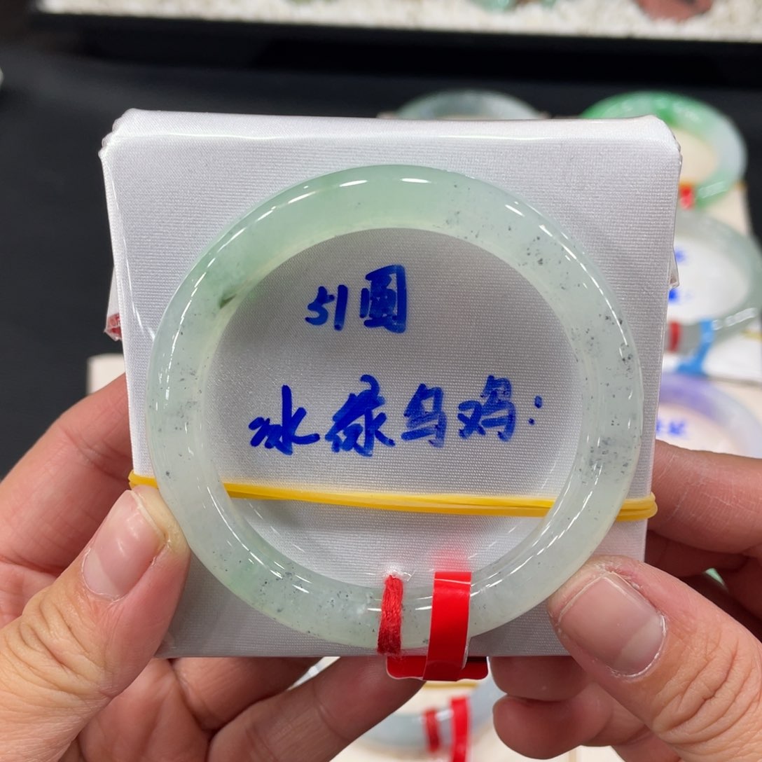 翡翠手镯未镶嵌缅甸翡翠天然翡翠