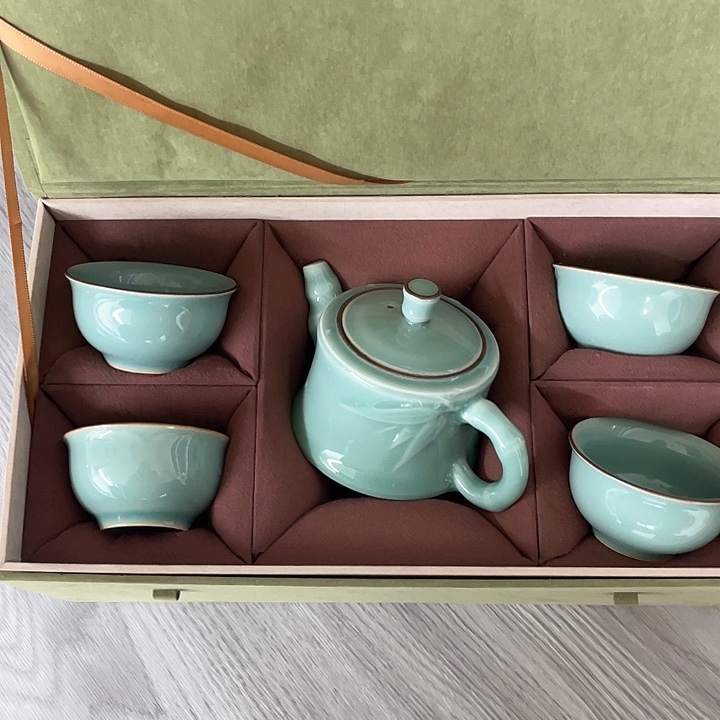 微瑕特价一壶四杯带礼盒