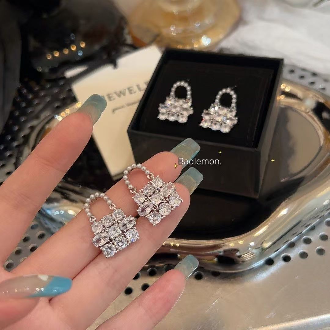 韩系爆闪包包耳钉2025新款小众设计感百搭气质耳环女甜美温柔耳饰