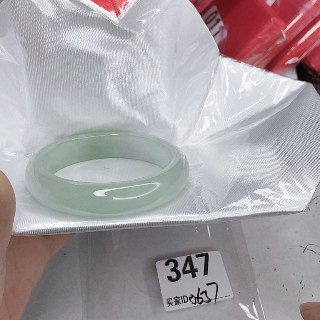 翡翠未镶嵌手镯一图一物实物为准（微瑕处理）