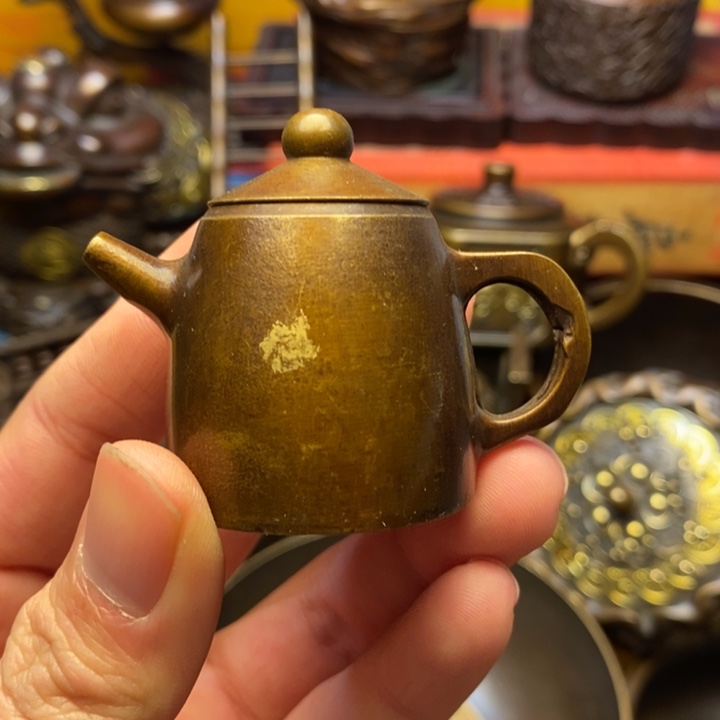 铜器摆件做工精良