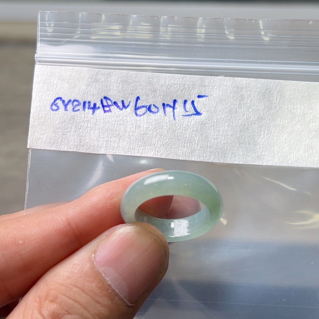 定制翡翠未镶嵌咪****?