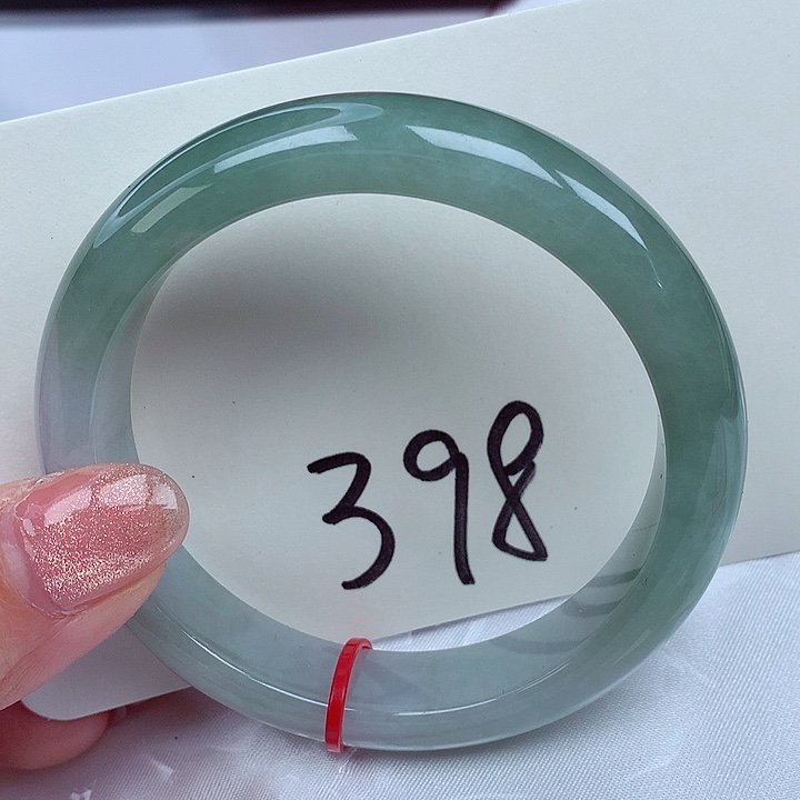 翡翠手镯未镶嵌翡翠