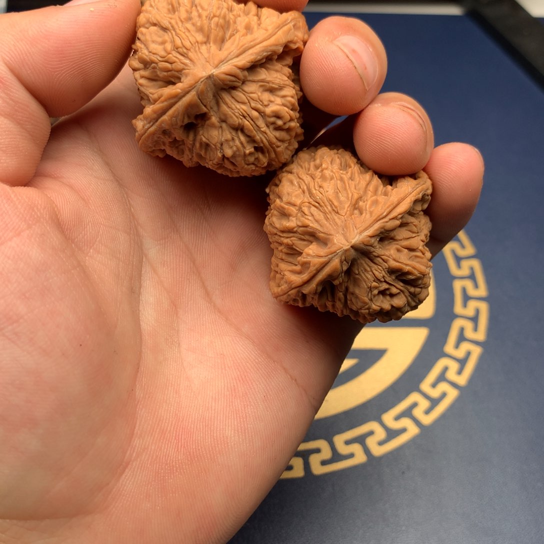 文玩核桃把件南疆石