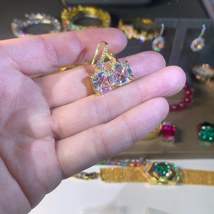 非金属26耳钩。        