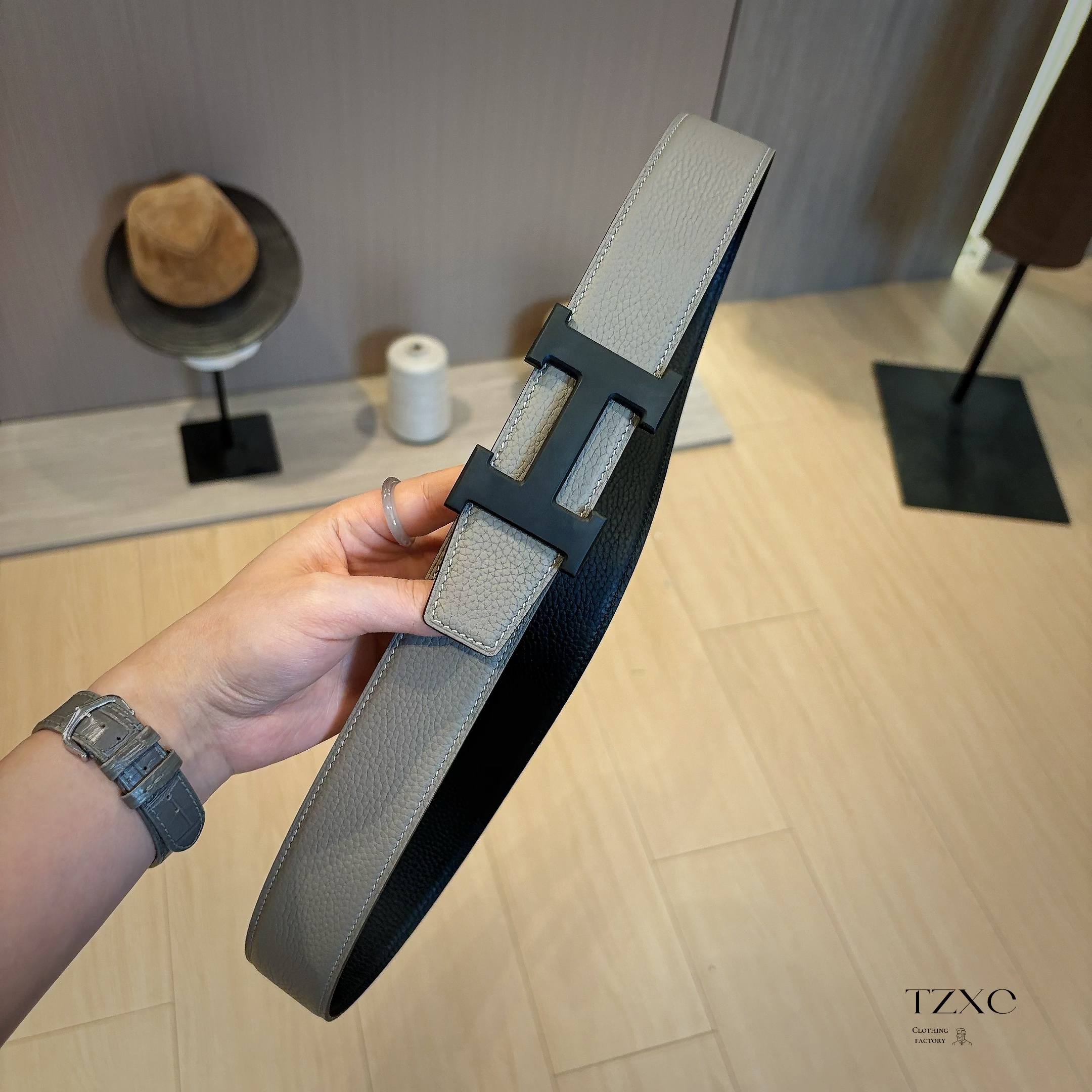 【H888-7-Y】高奢男装 2025新款 男士双面小牛皮荔枝纹时尚真皮皮带