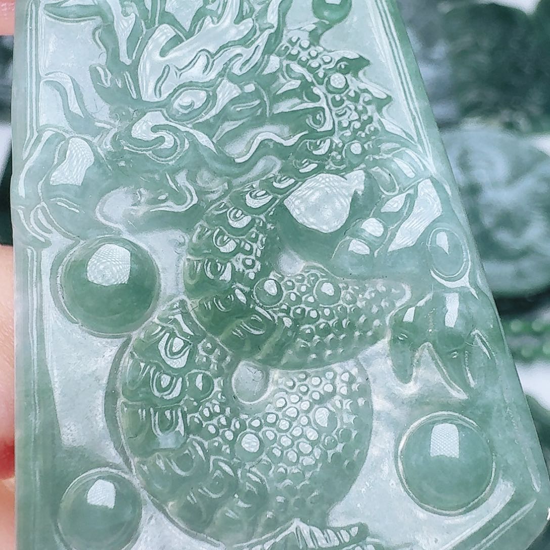 翡翠未镶嵌颈饰天然的A货翡翠多样性发其一 