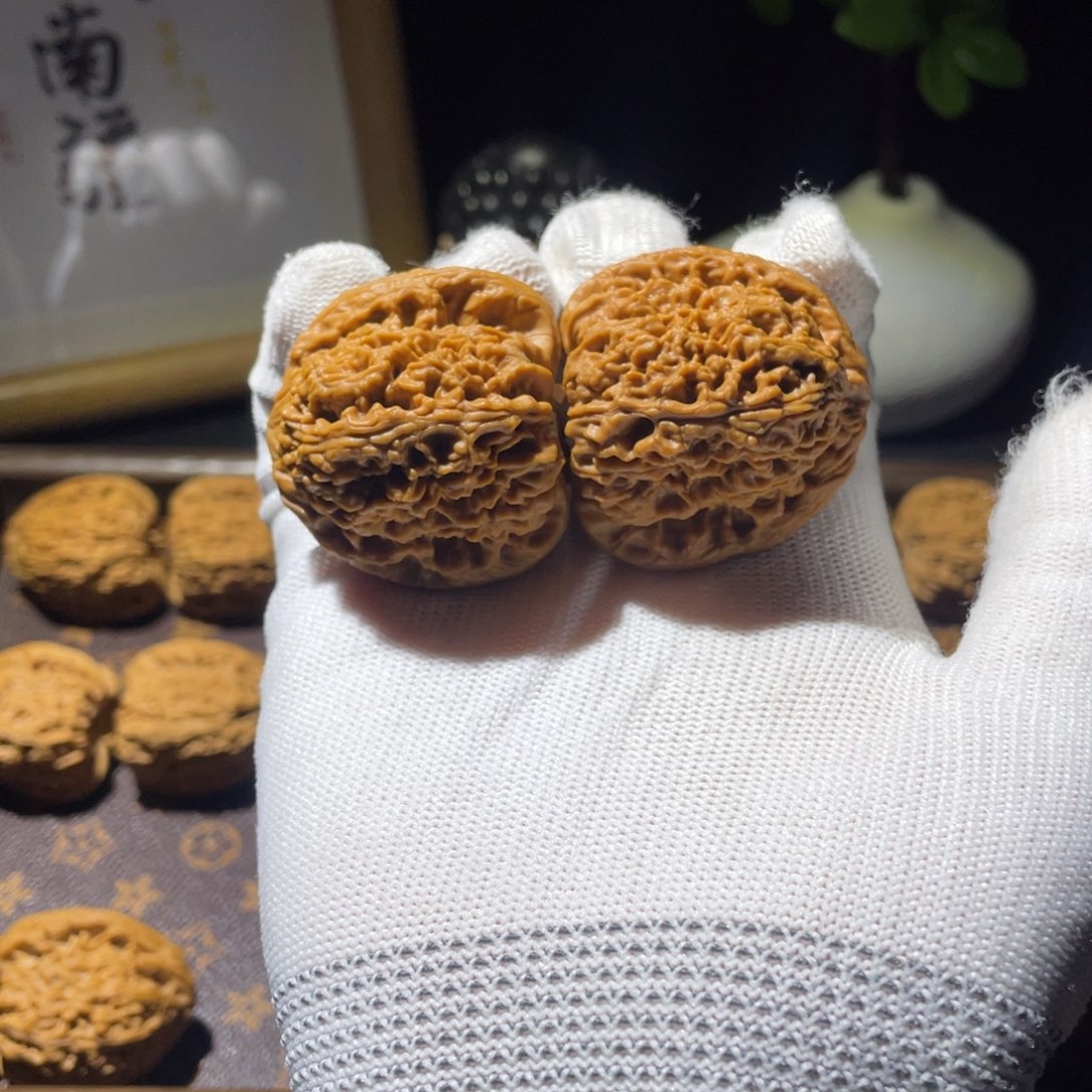 文玩核桃吊坠如****.核桃