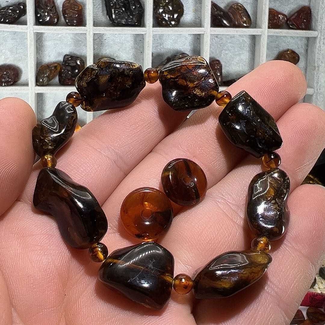 博***洋琥珀未镶嵌裸石随行手链加两个平安扣