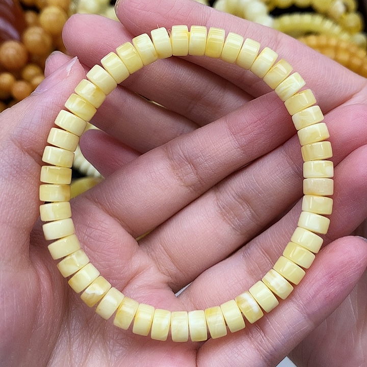 蜜蜡未镶嵌珠宝奇石