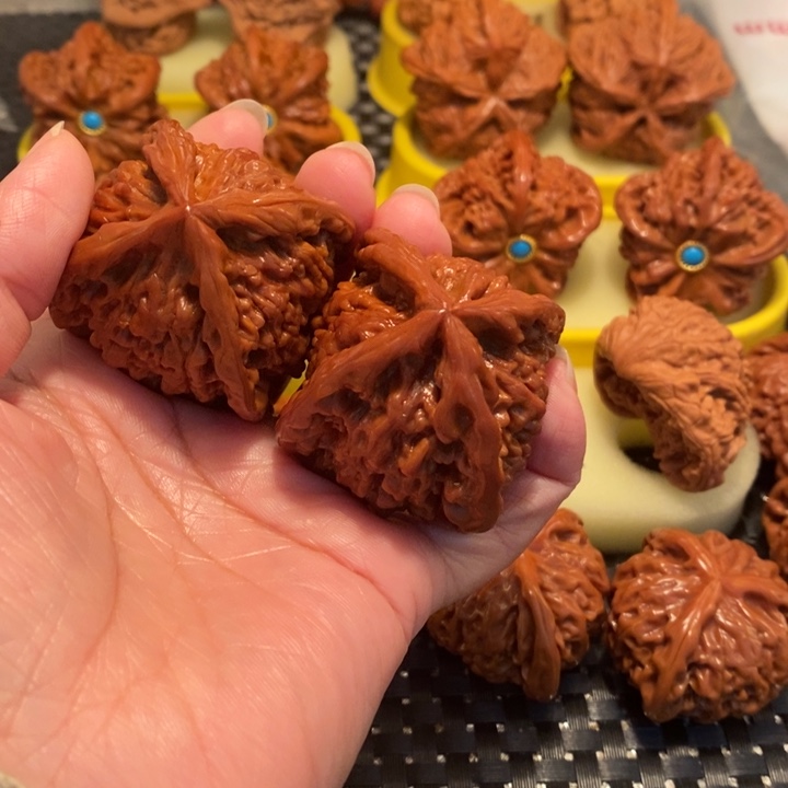 文玩核桃吊坠正四棱……