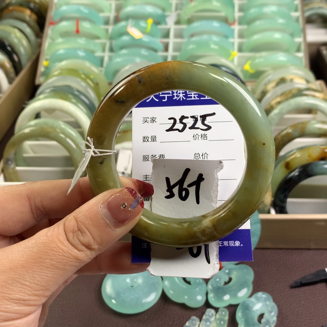 蛇纹石玉手镯未镶嵌2525