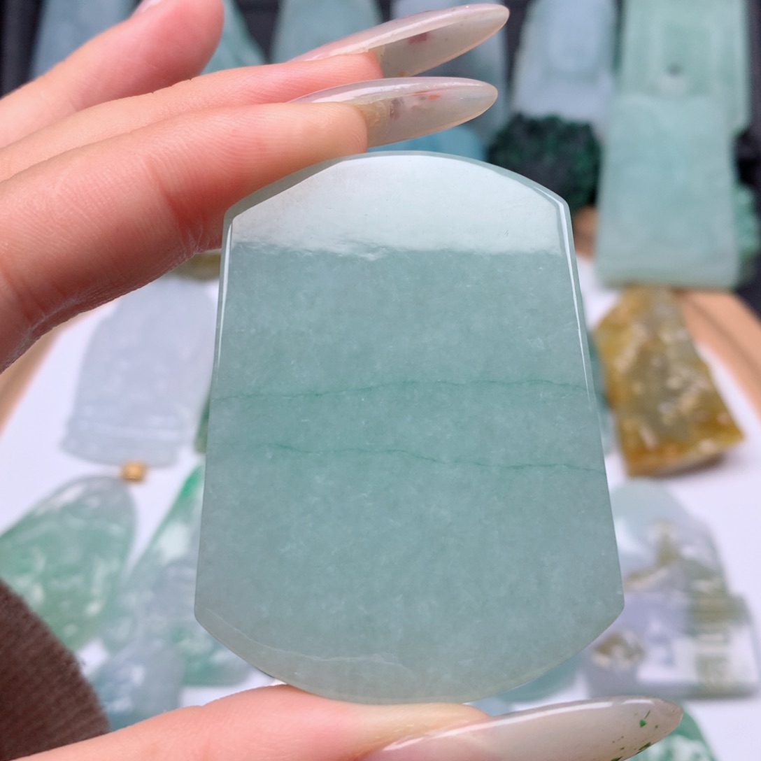 【闪购商品】翡翠颈饰未镶嵌无事牌