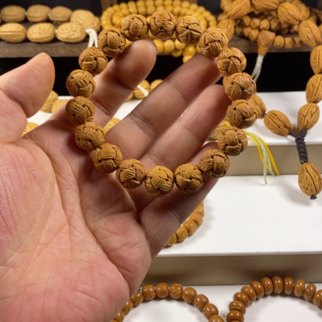 法***外桃核吊坠天河纹绣球路路通