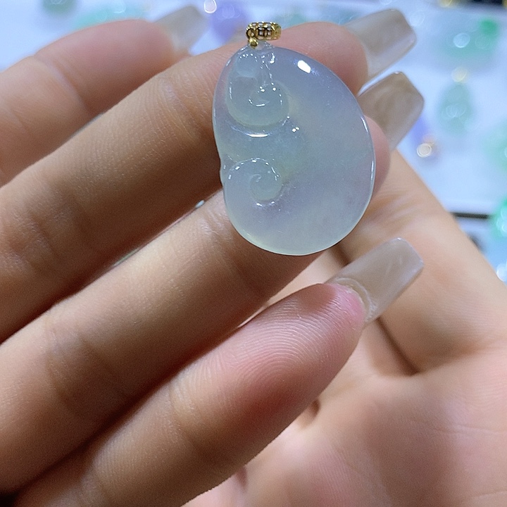 翡翠颈饰18K金镶嵌天然翡翠A货吊坠