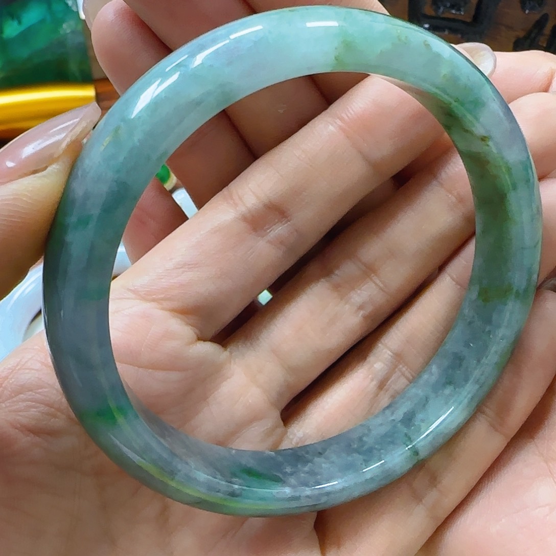 翡翠手镯未镶嵌翡翠550