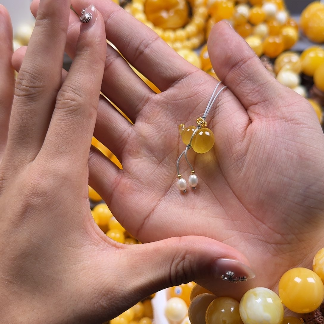 琥珀珠宝奇石未镶嵌