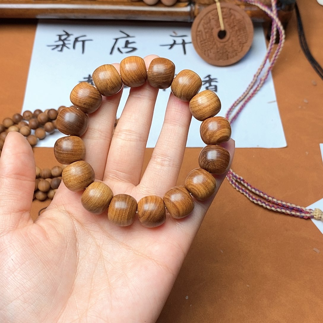 檀香木手串/手链13*14横纹沉水瑕疵