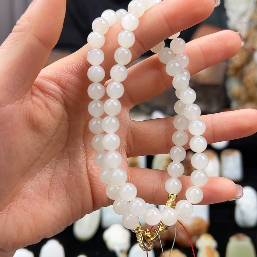 和田玉颈饰未镶嵌