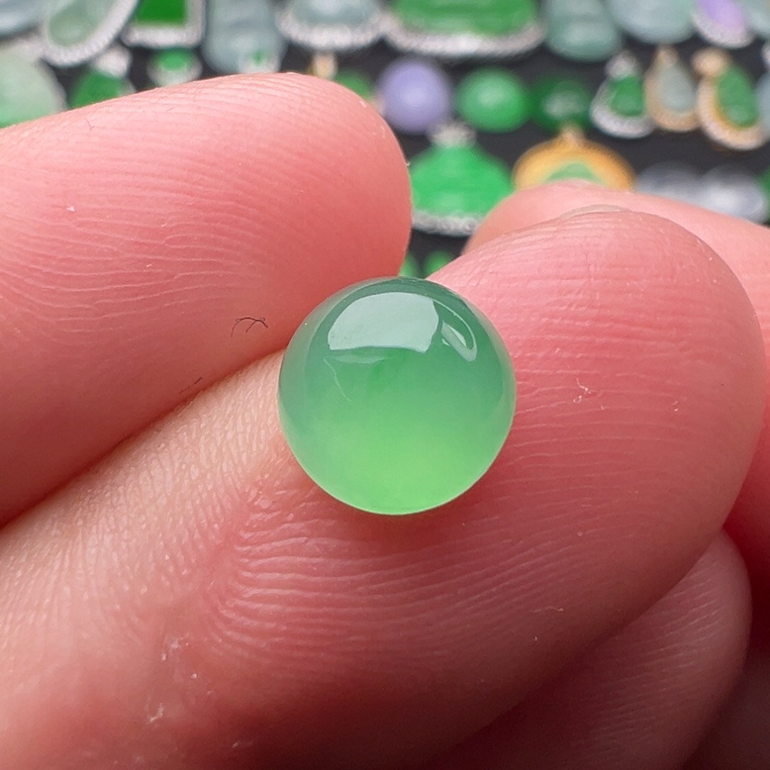 翡翠颈饰未镶嵌蛋面7.5