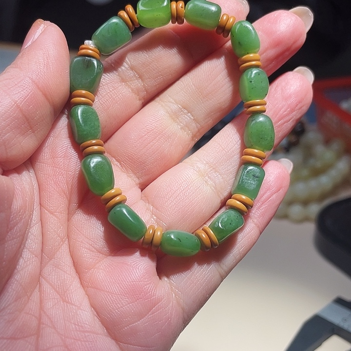 和田玉（糖玉）未镶嵌颈饰