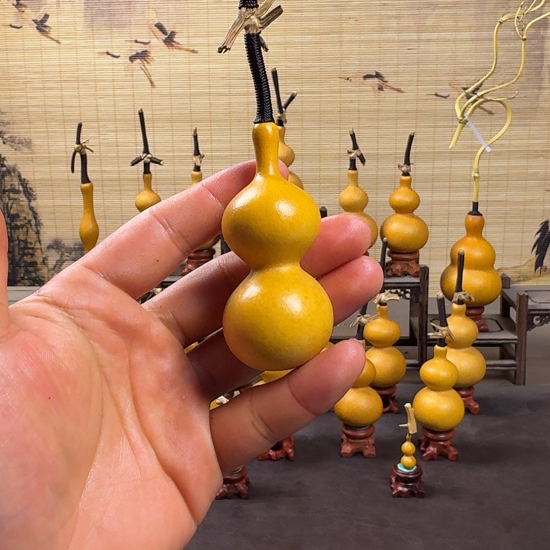 长***黑天然小葫芦手把件