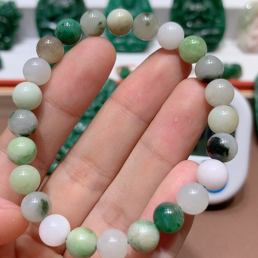 独山玉挂件未镶嵌春**