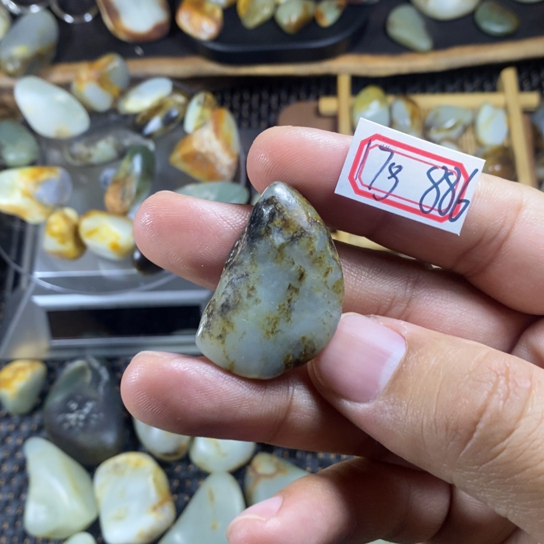 和田玉（糖玉）未镶嵌挂件