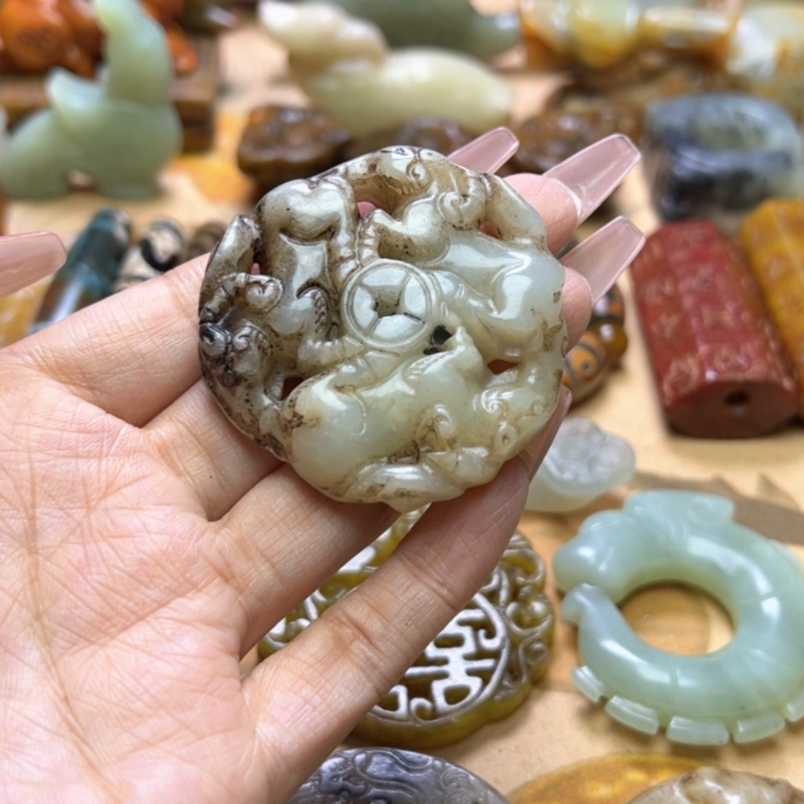 【闪购商品】蛇纹石玉颈饰未镶嵌
