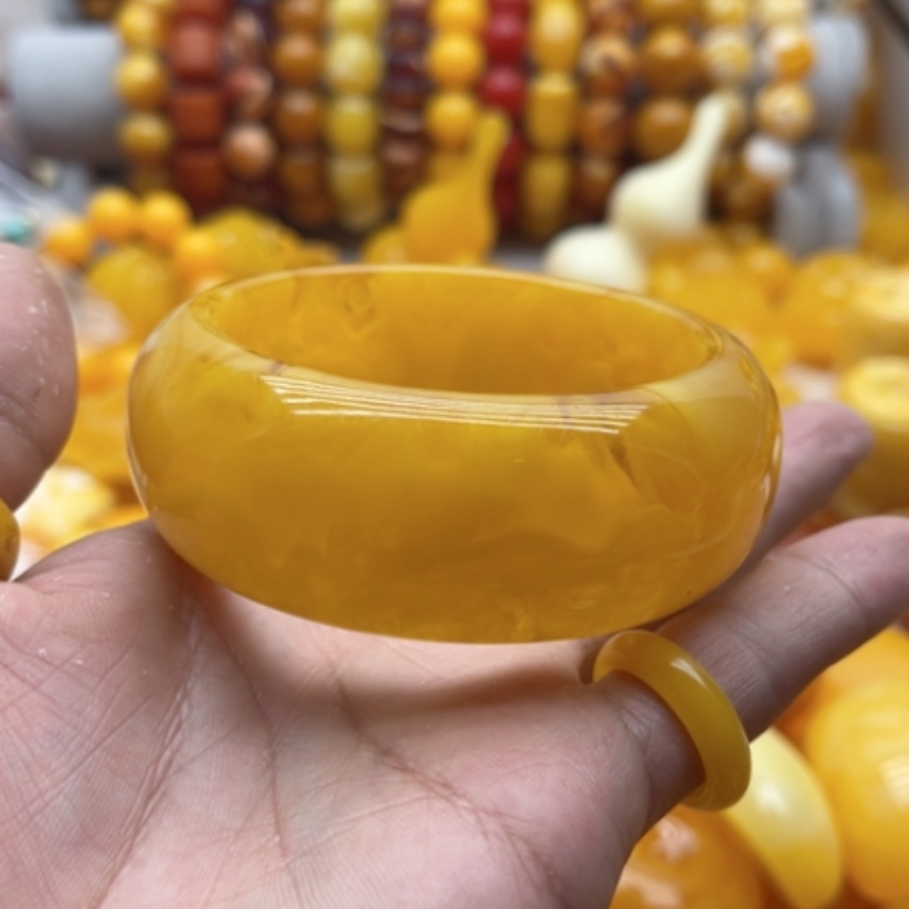 【闪购商品】树脂制品M****?60圈口手镯