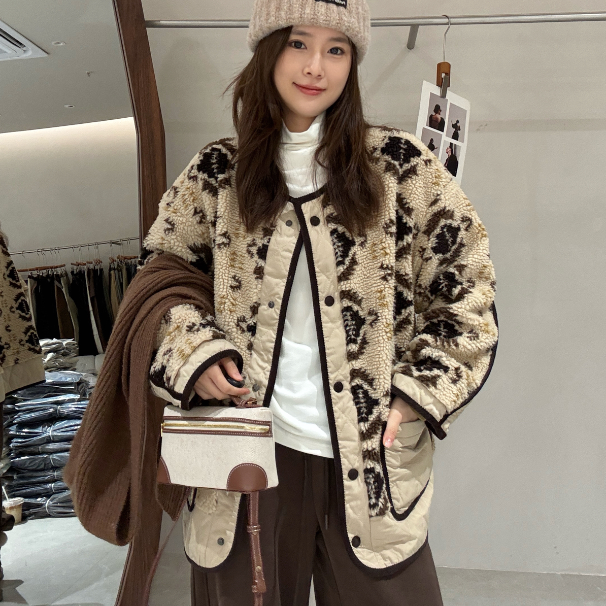 羊羔毛绒外套女秋冬复古印花慵懒风圆领宽松大码中长款