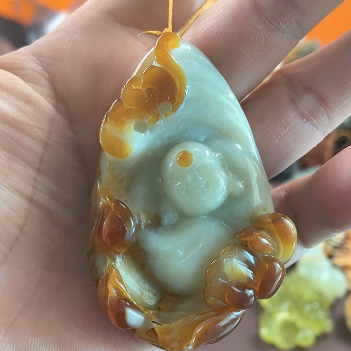 蛇纹石玉颈饰合金