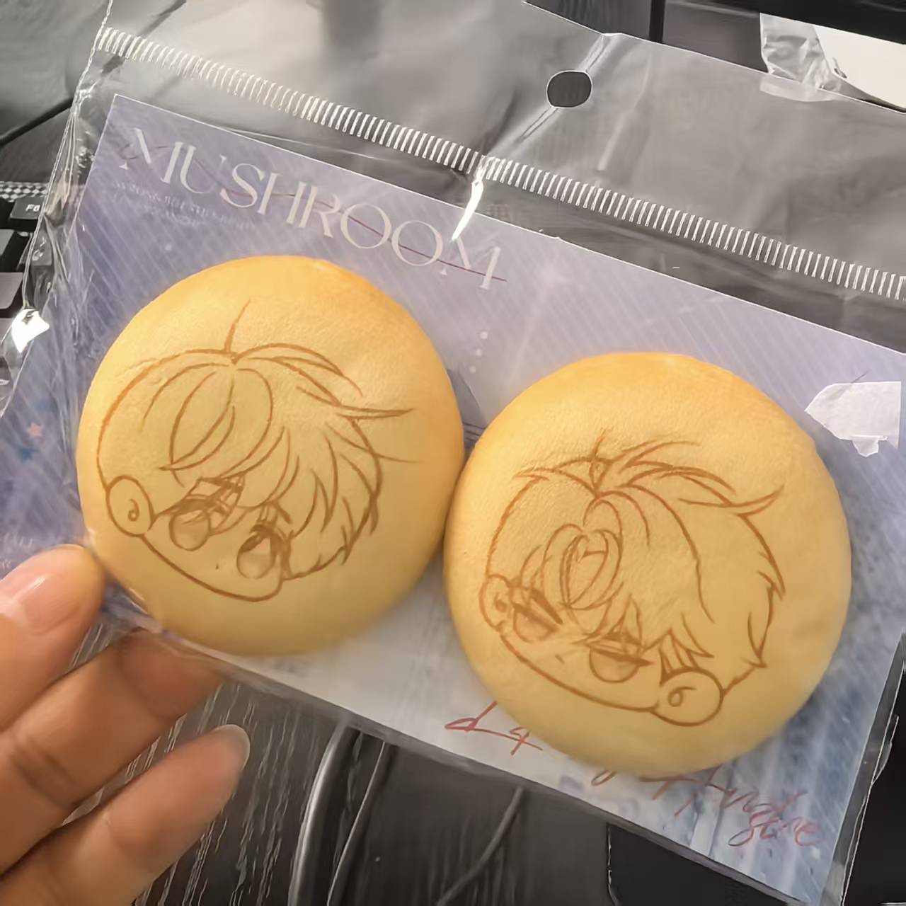 小蘑菇曦光系列毛绒徽章