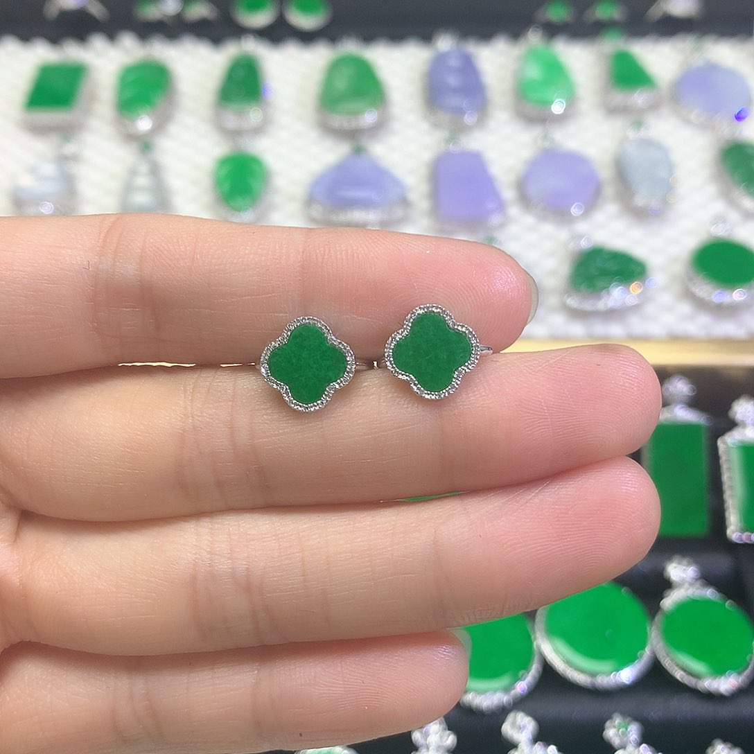 18K金镶嵌翡翠耳饰耳饰