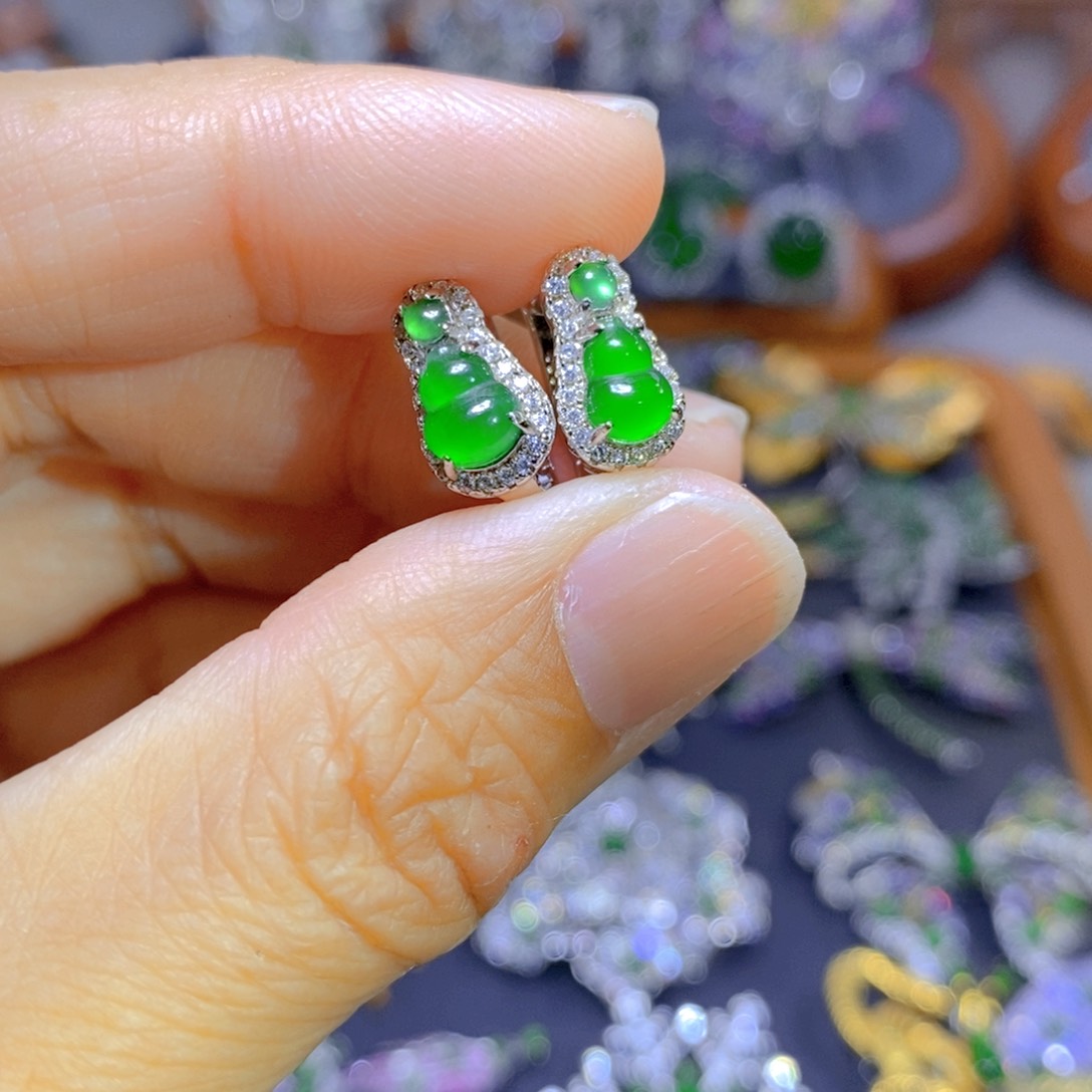 翡翠颈饰银S925镶嵌天然翡翠