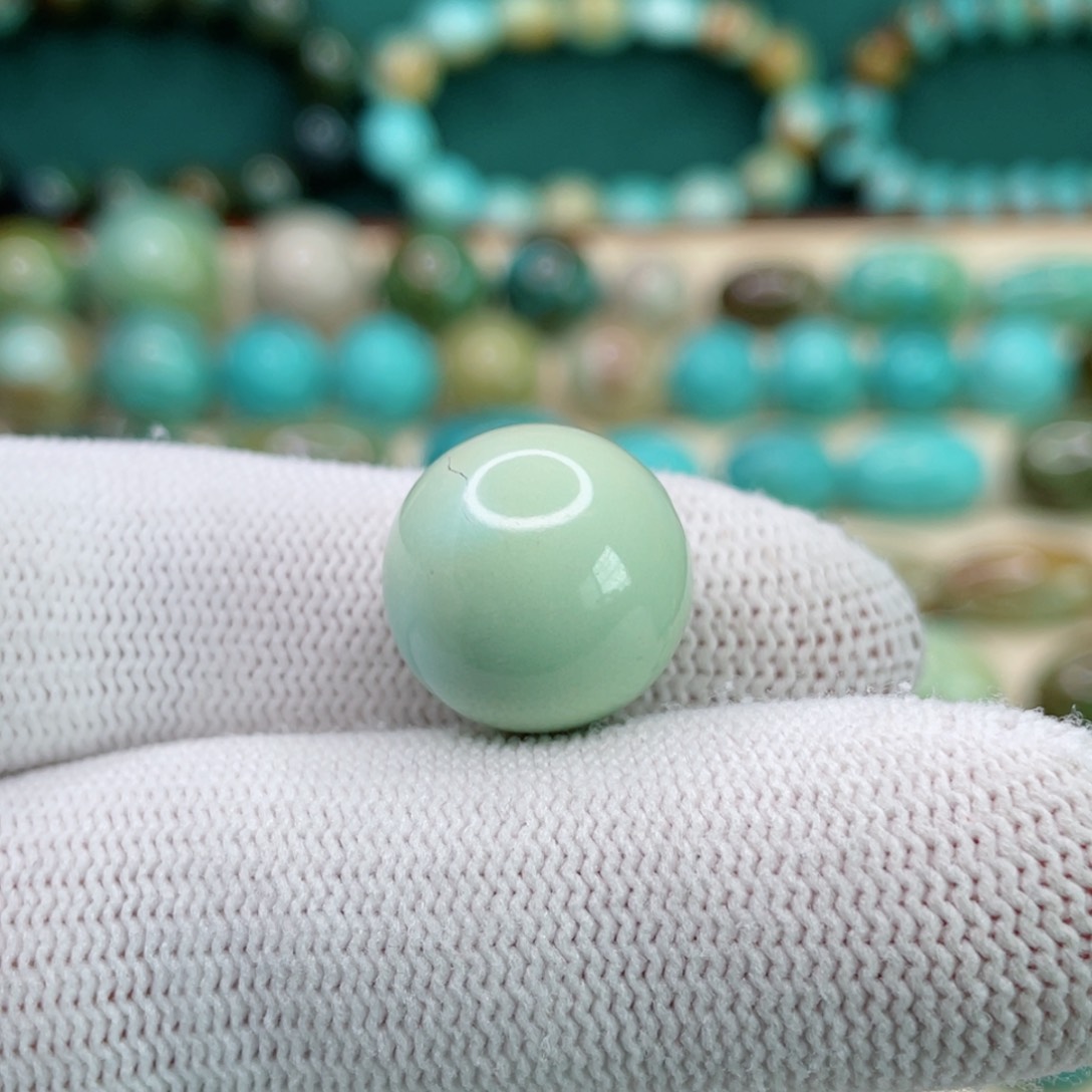 绿松石未镶嵌颈饰