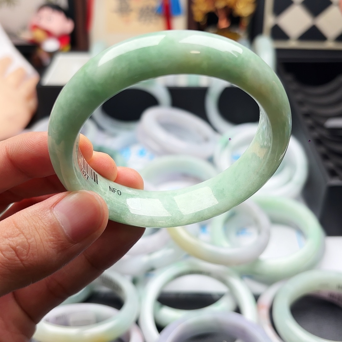 翡翠未镶嵌手镯5859x5 144