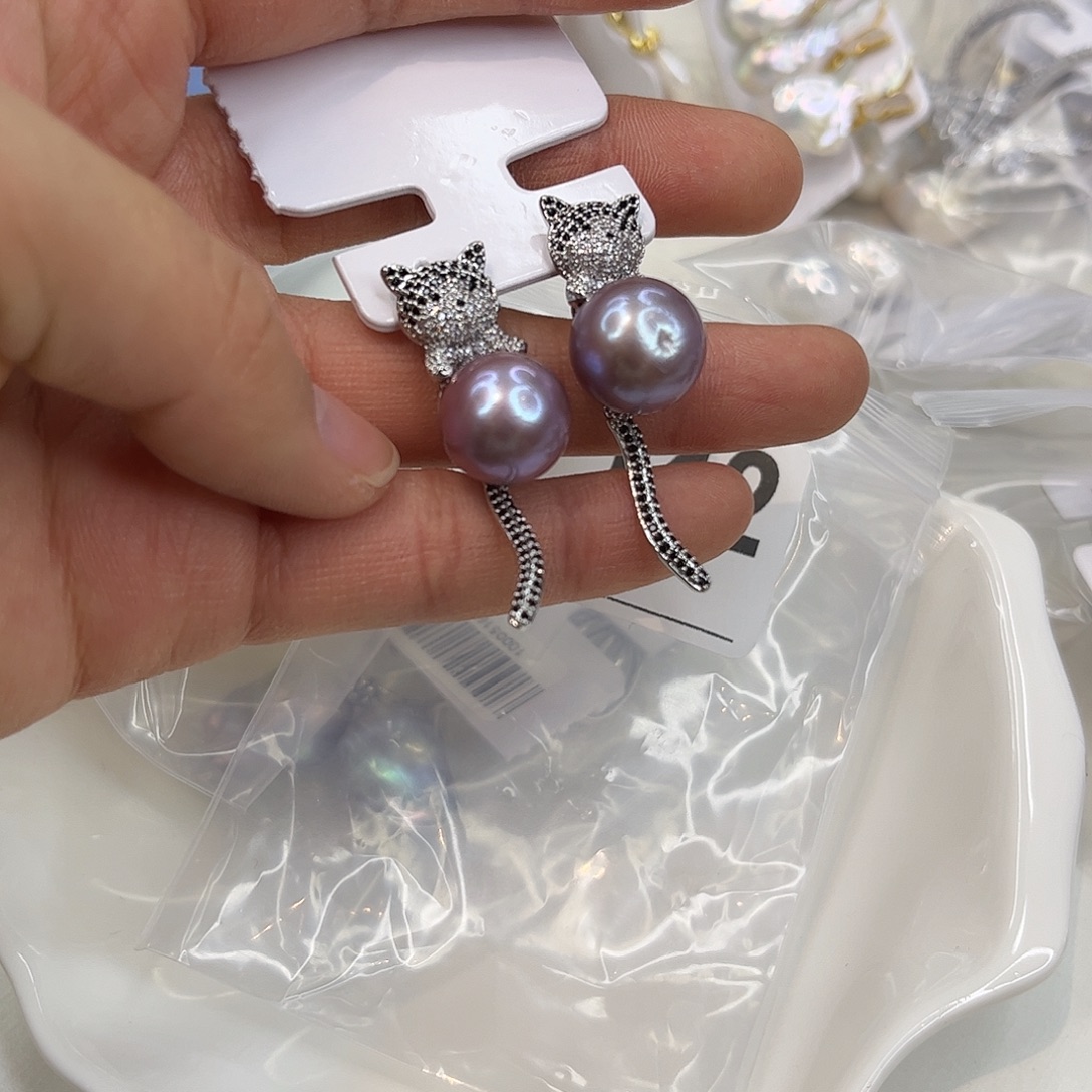 淡水珍珠合金耳饰