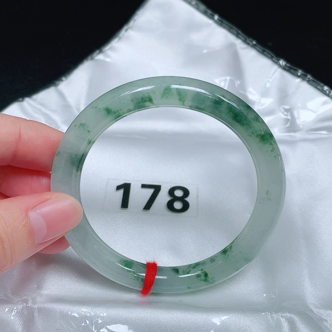 未镶嵌手镯（圆镯）翡翠