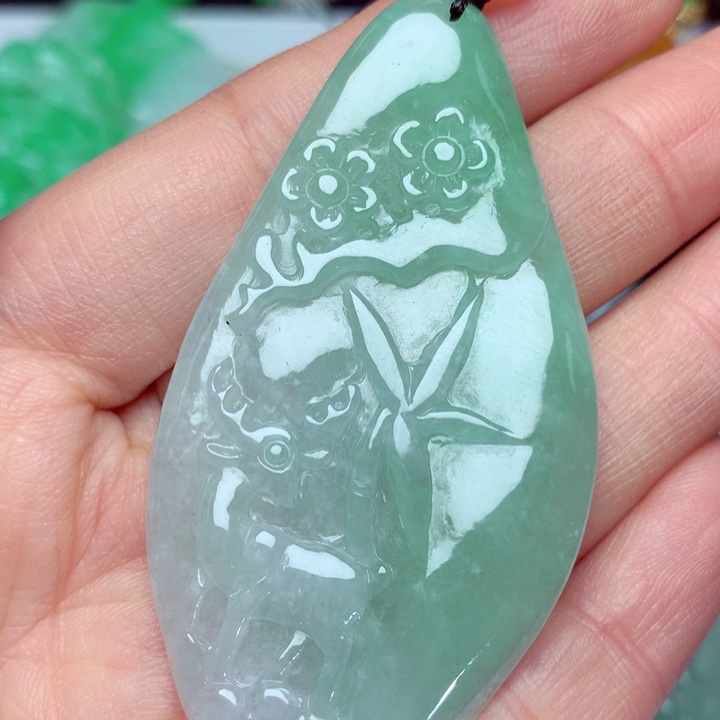 翡翠吊坠(不含链)未镶嵌