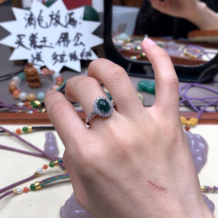 石英质玉合金颈饰