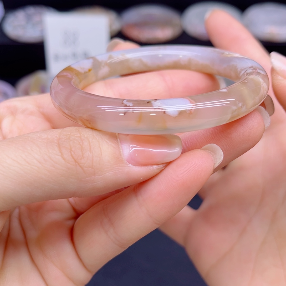 玛瑙/玉髓未镶嵌手镯55