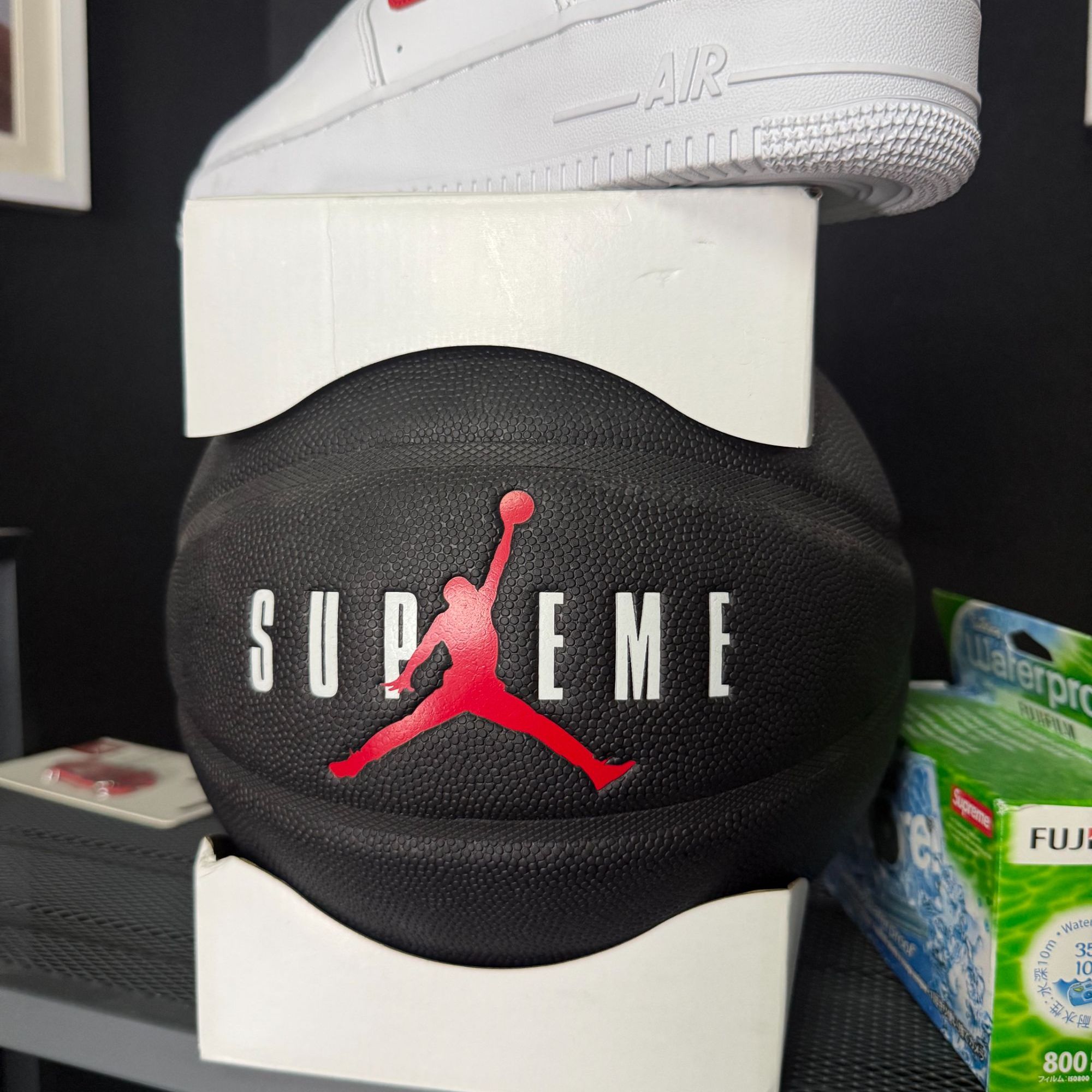 supreme jordan篮球
